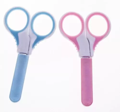 Baby-Bruin biztonsági babaolló védő kupakkal