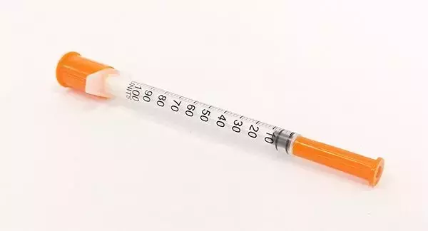 Holttér nélküli fecskendő 1 ml, U-100 29Gx1/2 1x