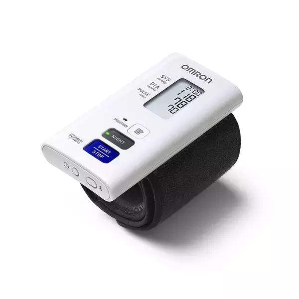 Omron NightView éjszakai vérnyomásmérő automata csuklóra HEM-9601T-E3 1x Omron NightView éjszakai vérnyomásmérő automata csuklóra HEM-9601T-E3 1x